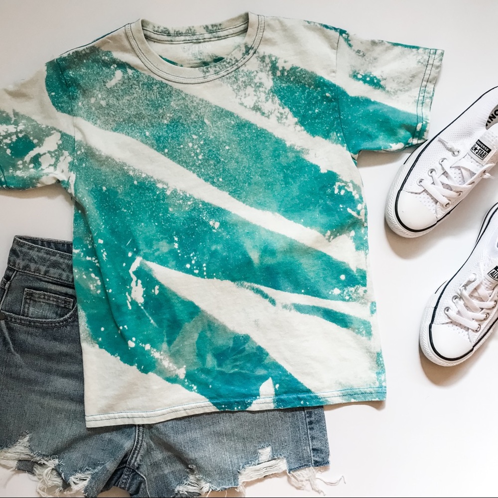 NEW Custom Bleached Youth Tie Dye T Shirt. Blue, Small